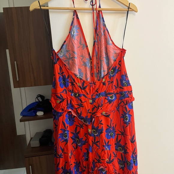 Backless dress - Picture 4 of 4